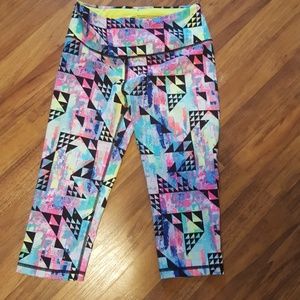 VS Sport crop pants . Great Conditon!